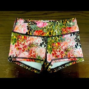 Fleo leopard flower print shorts XS